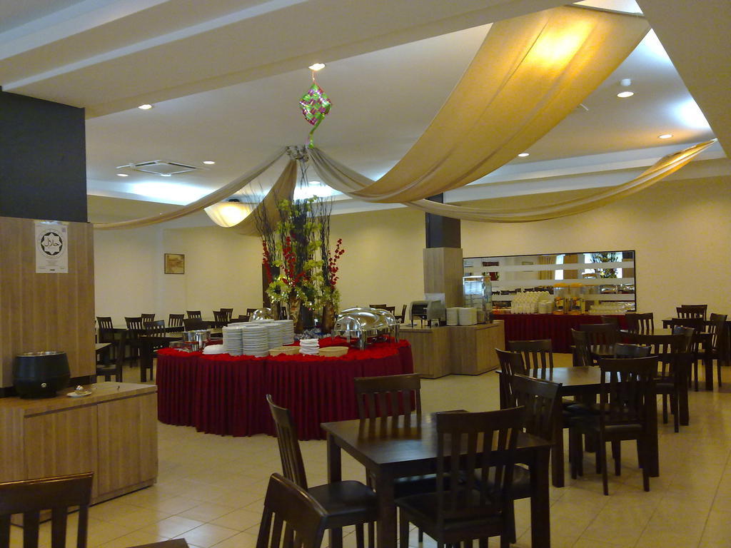 World Youth Hotel Ayer Keroh Εξωτερικό φωτογραφία